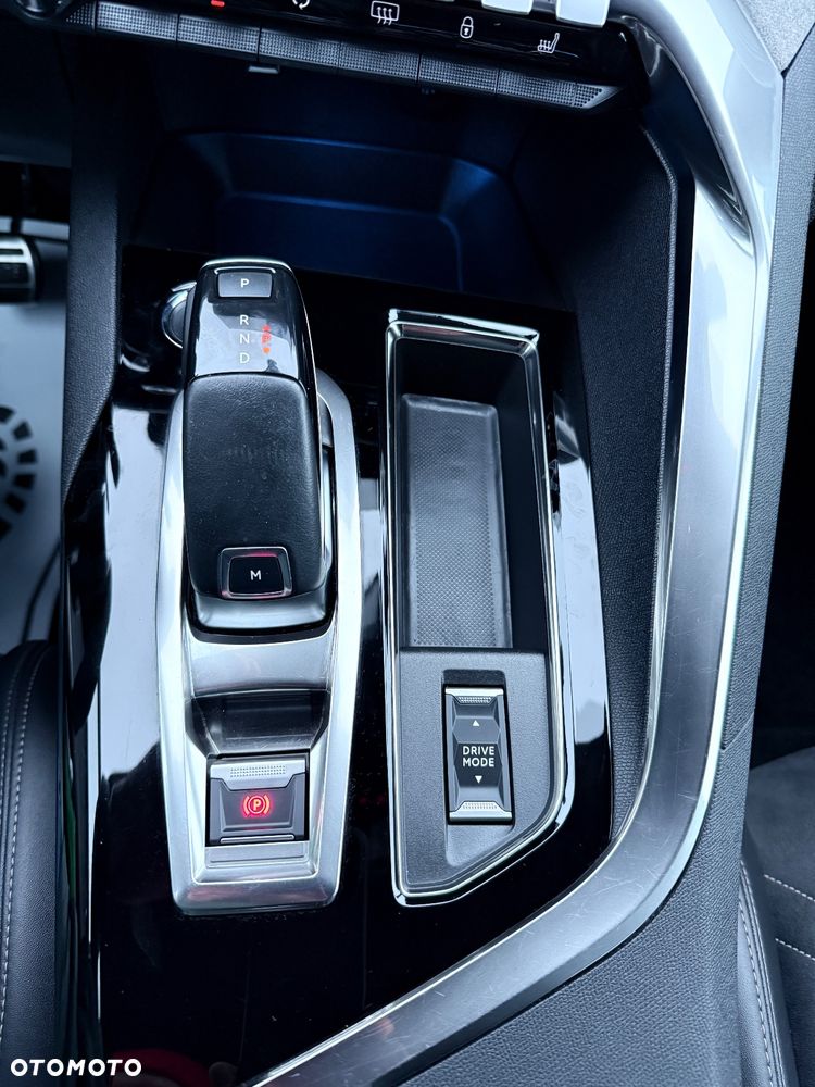 Peugeot 3008 1.5 BlueHDi GT S&S EAT8 - 26