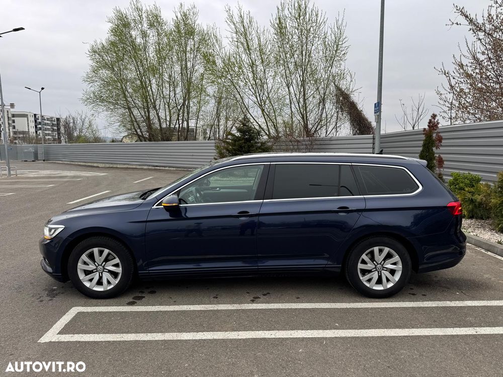 Volkswagen Passat 1.6 TDI Advance - 9