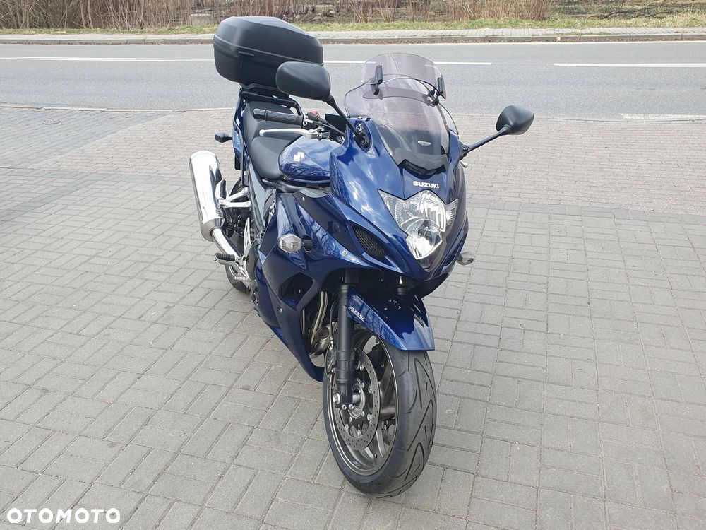 Suzuki GSX - 26