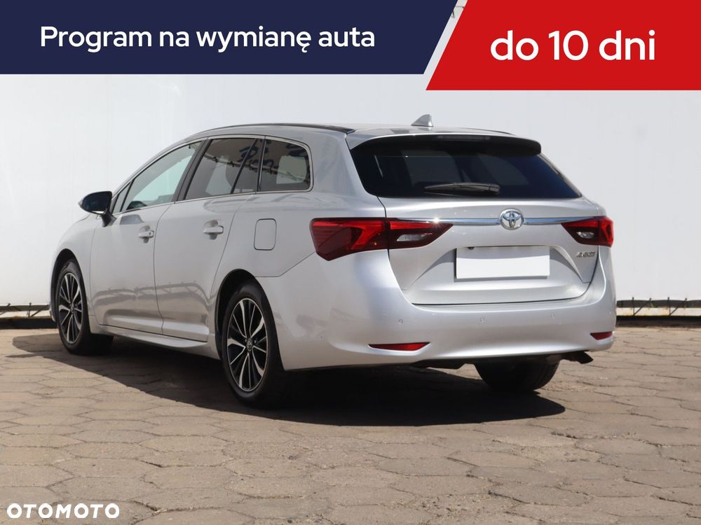 Toyota Avensis - 6