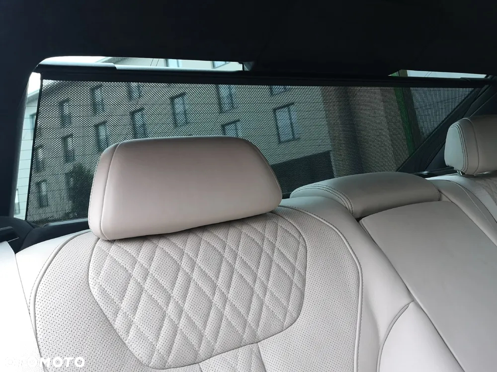 BMW Seria 7 740Ld xDrive - 32