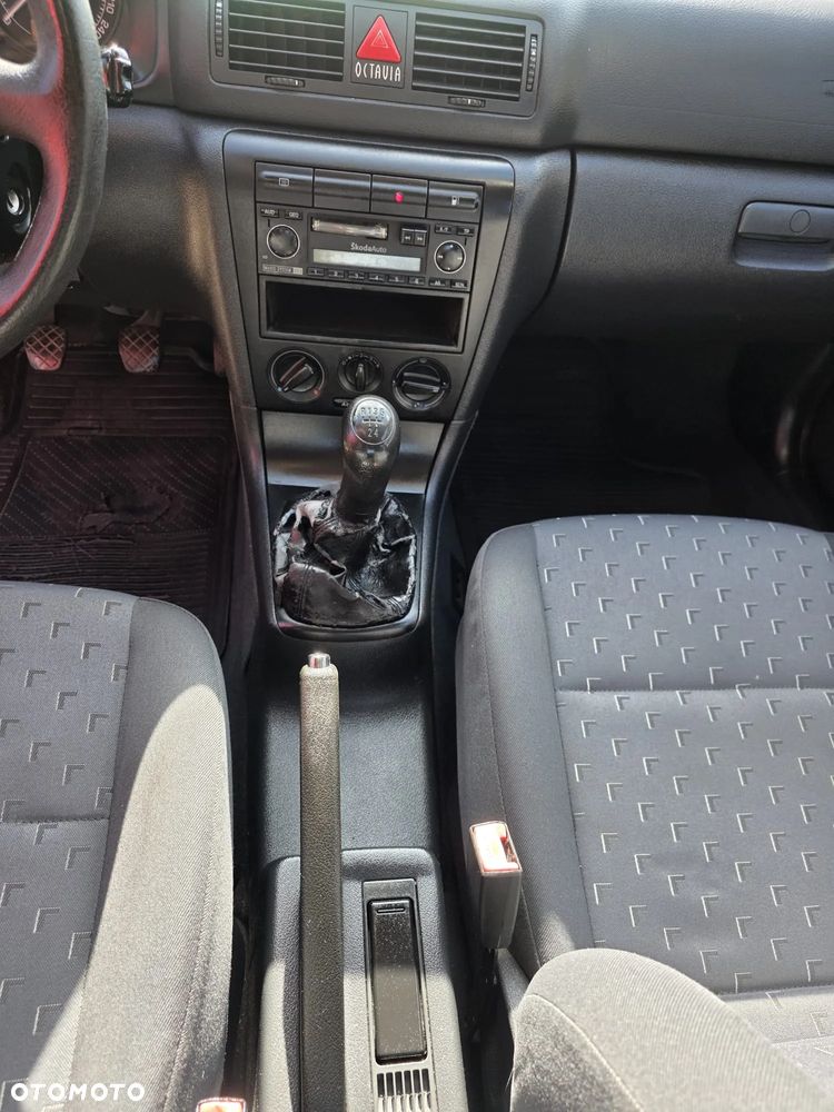 Skoda Octavia 1.6 Tour Ice - 14