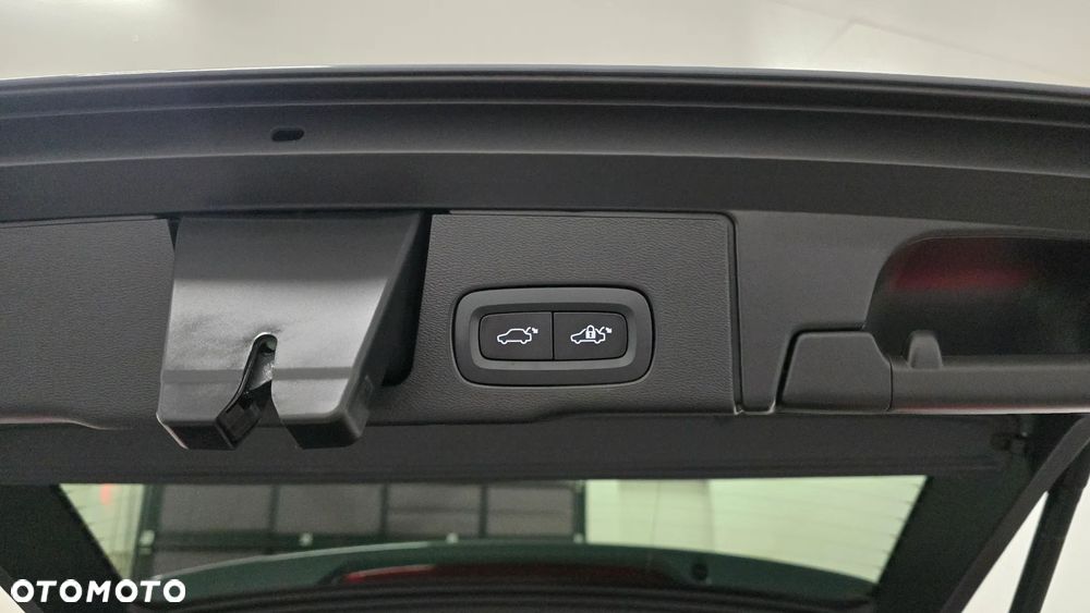 Volvo XC 60 B4 B Plus Dark - 10