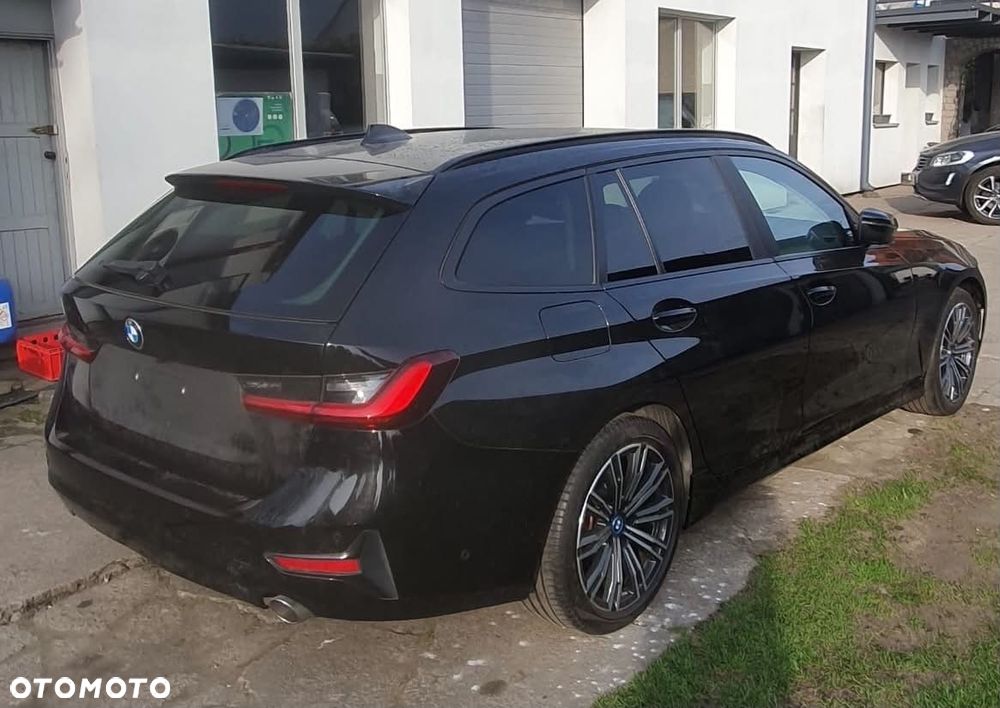 BMW Seria 3 318d MHEV - 4