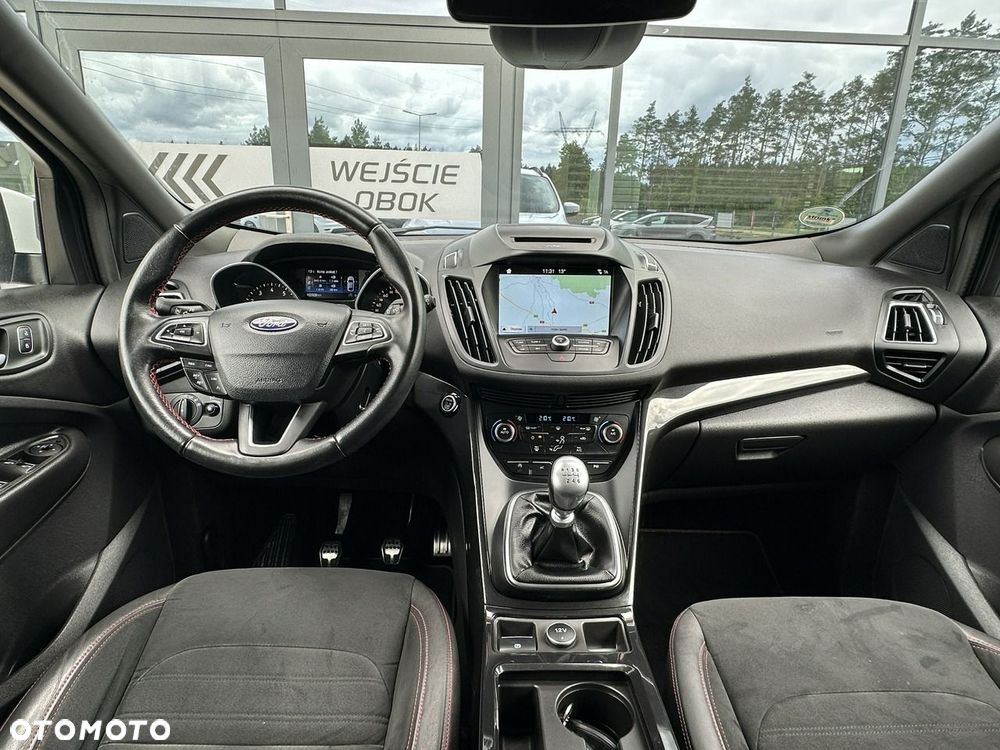 Ford Kuga 1.5 EcoBoost 2x4 ST-Line - 9