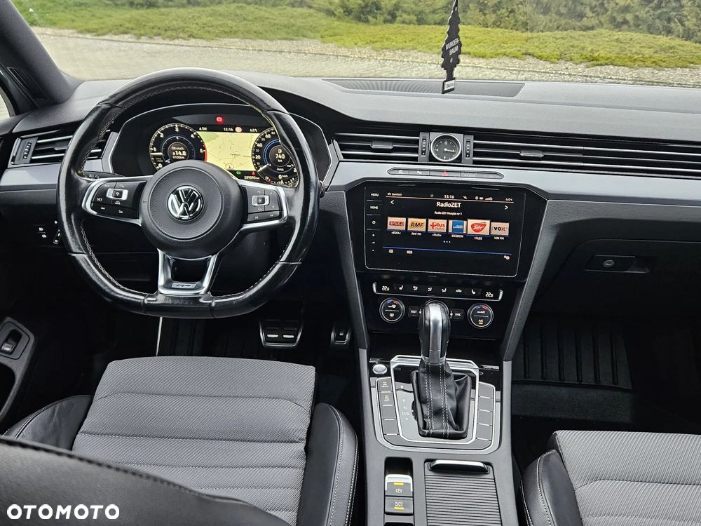 Volkswagen Passat - 8