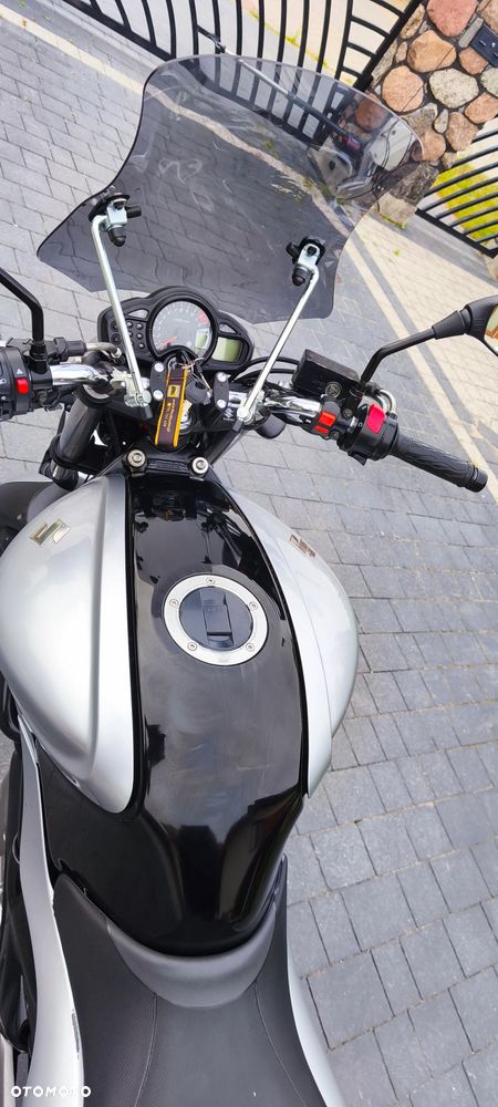 Suzuki Gladius - 10