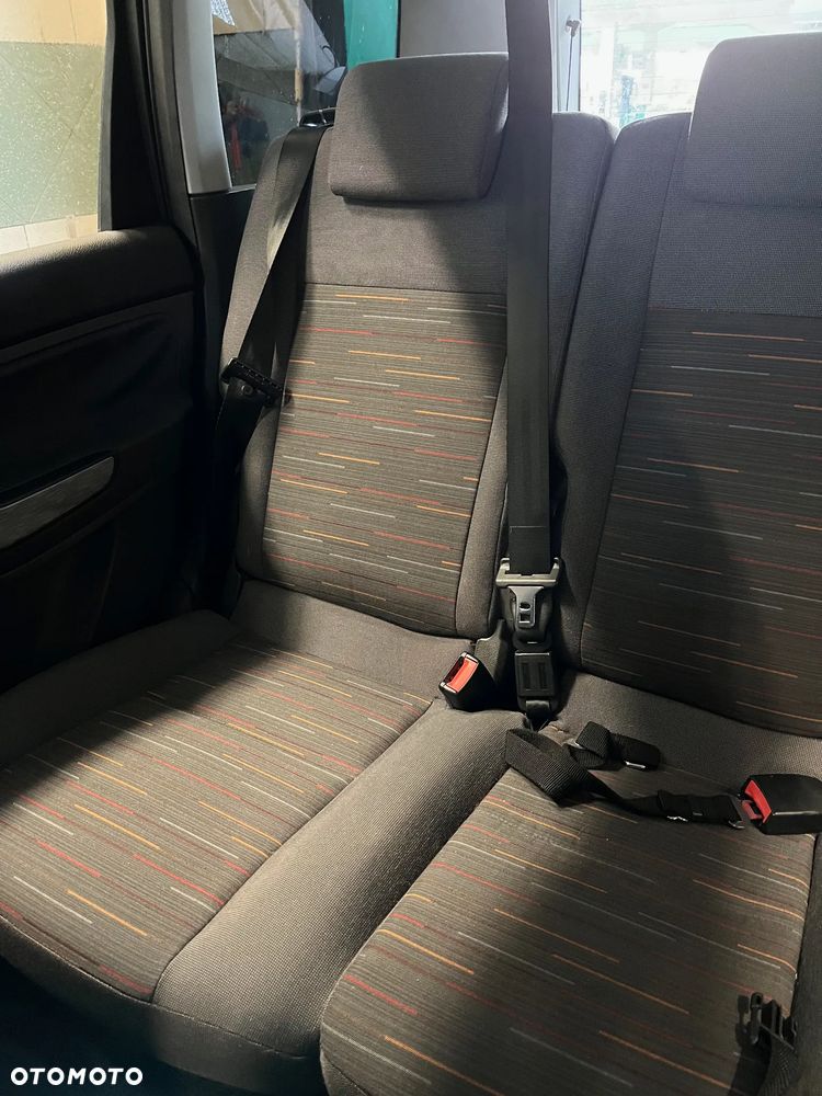 Ford C-MAX 1.8 Ambiente - 8