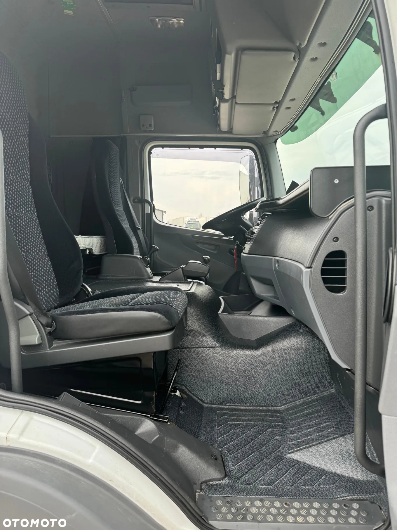 Mercedes-Benz 1524L - 23
