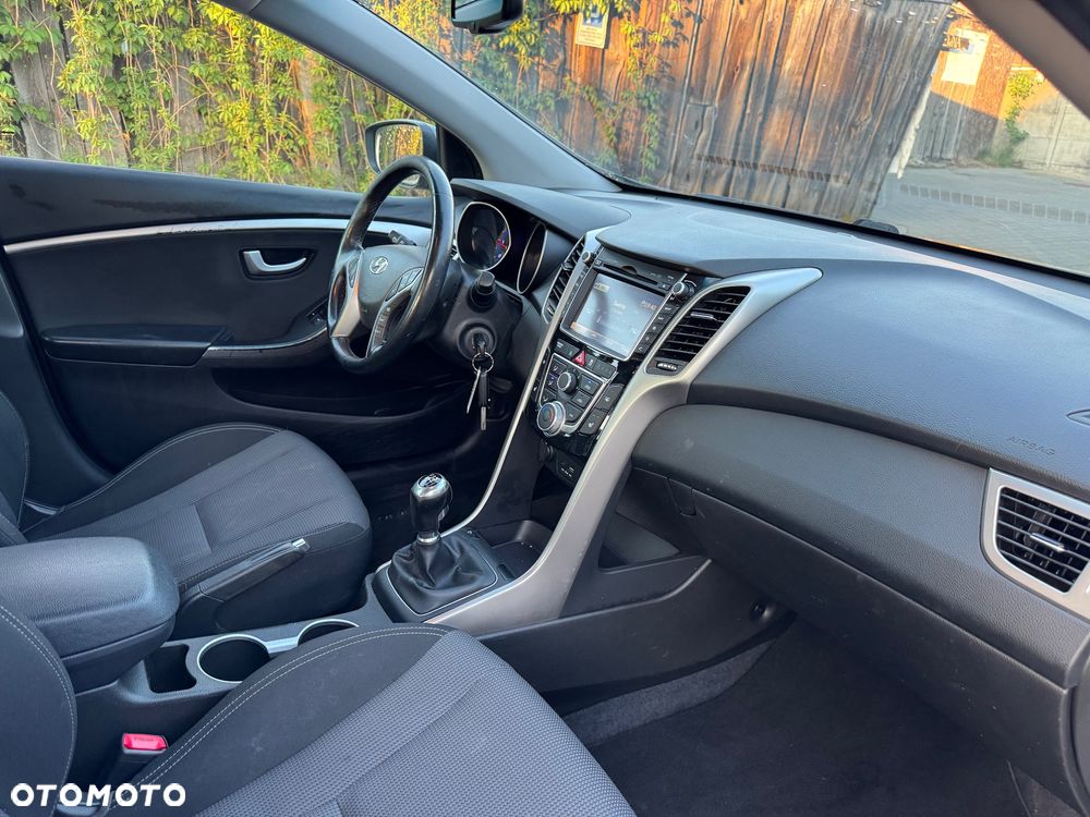 Hyundai i30 blue 1.6 CRDi Classic Navigation - 9