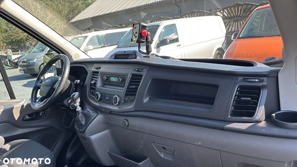 Ford Transit - 18