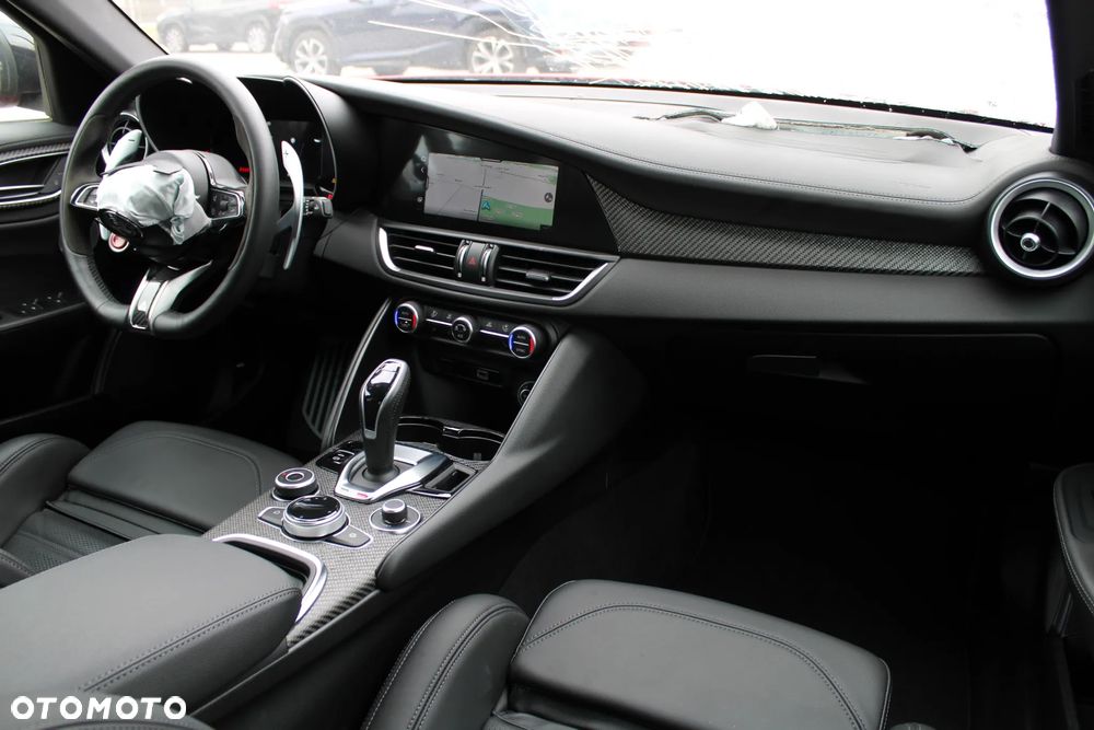 Alfa Romeo Giulia - 19