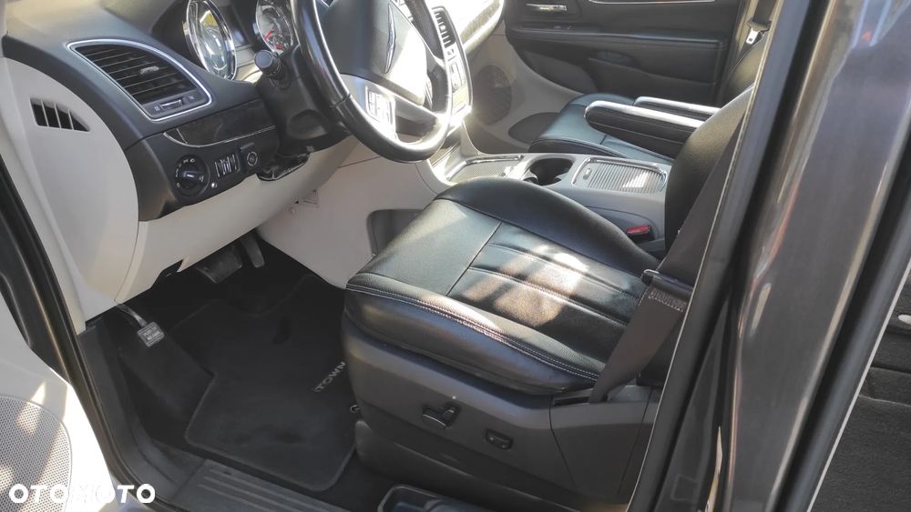 Chrysler Town & Country 3.6 Touring - 7