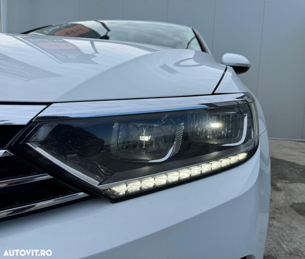 Volkswagen Passat 2.0 TDI (BlueMotion Technology) Comfortline - 24