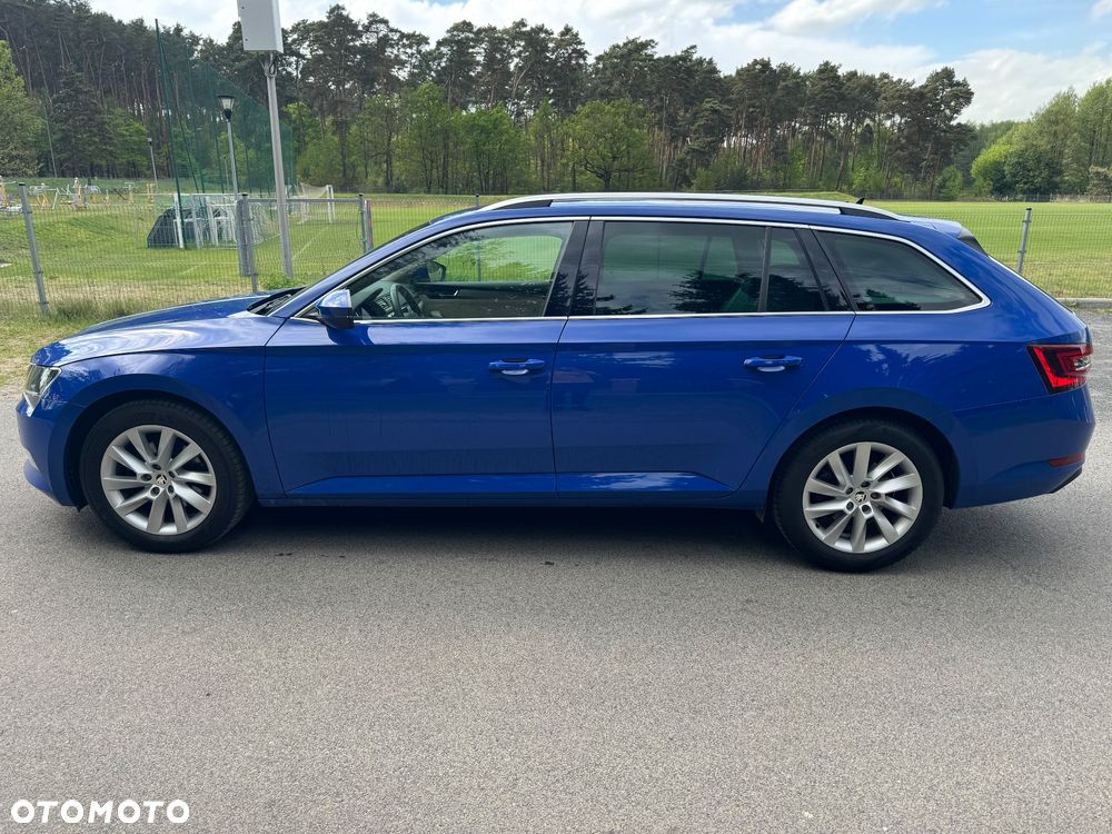 Skoda Superb 2.0 TDI Premium Edition - 2