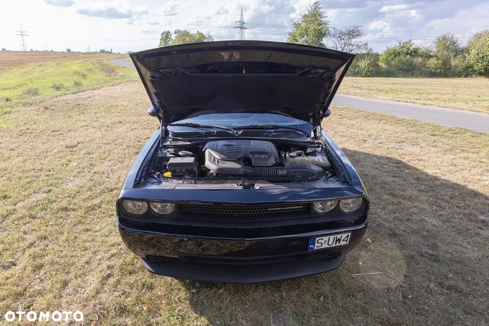 Dodge Challenger - 11