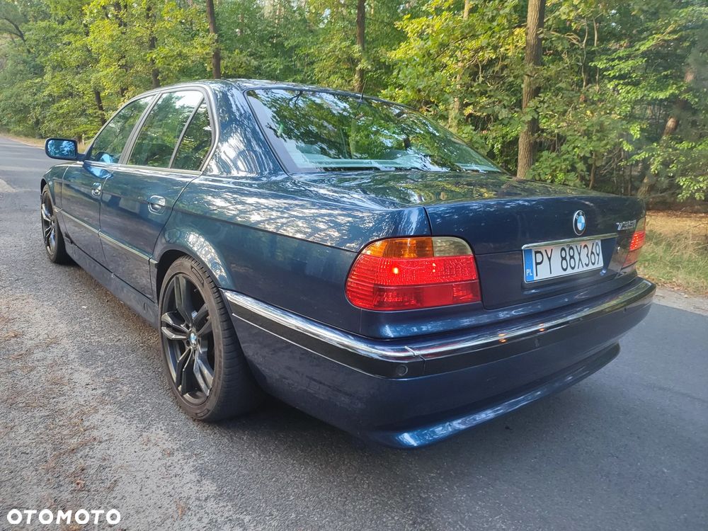 BMW Seria 7 735i - 7