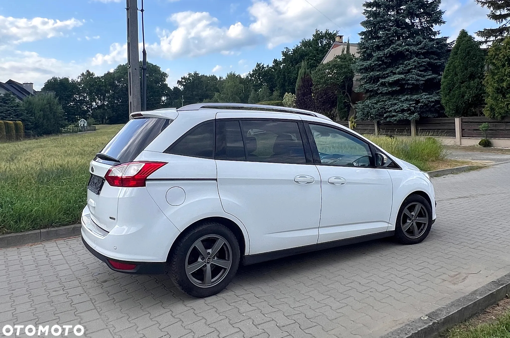 Ford Grand C-MAX - 12