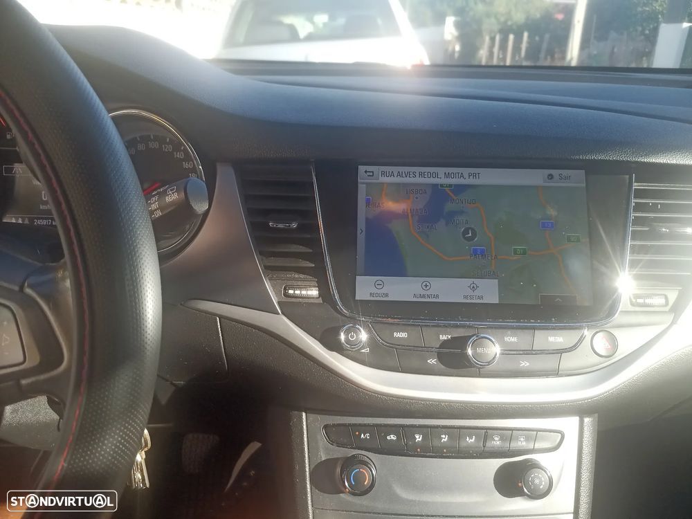 Opel Astra Sports Tourer - 8