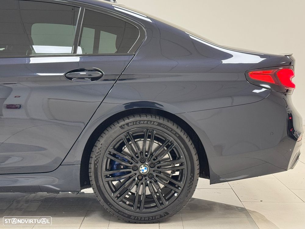 BMW 530 e Pack Desportivo M - 13