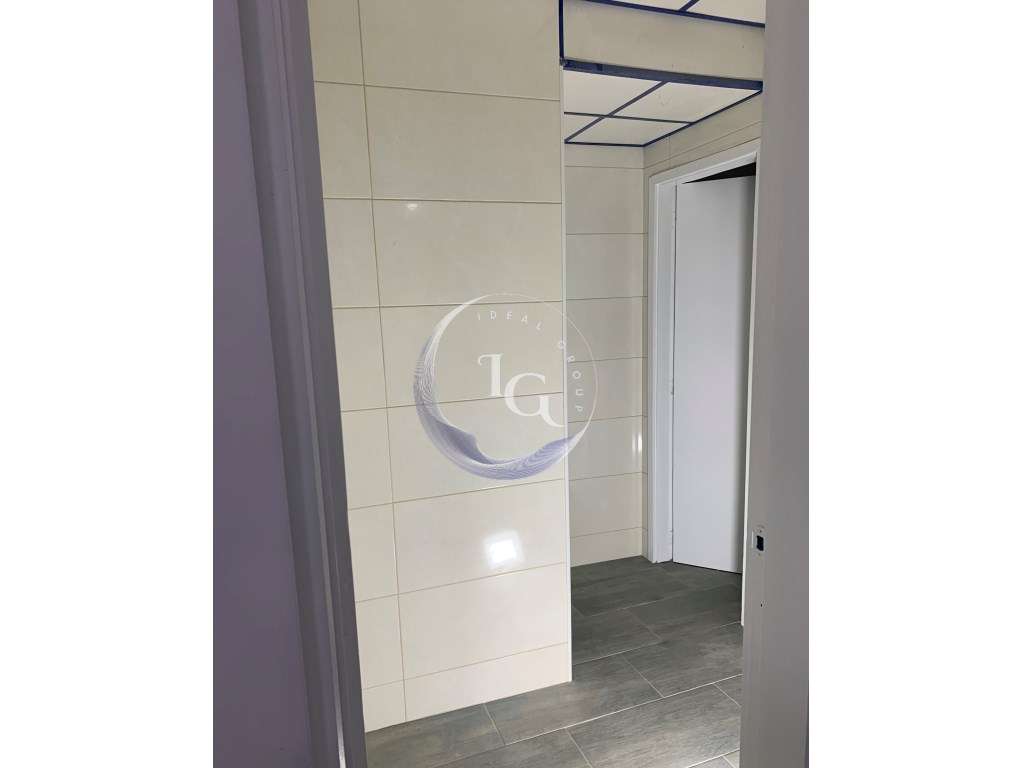 Loja para venda no Centro do Porto - 346 m2 - Grande imagem: 2/5
