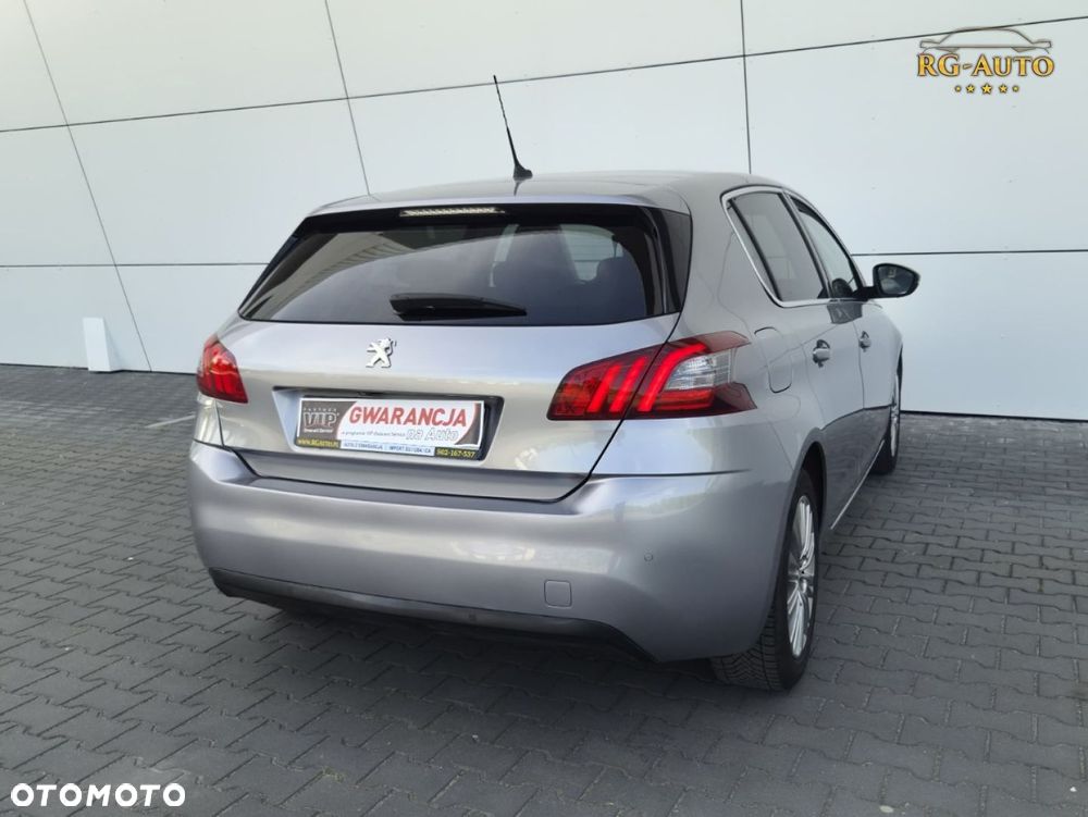Peugeot 308 - 8