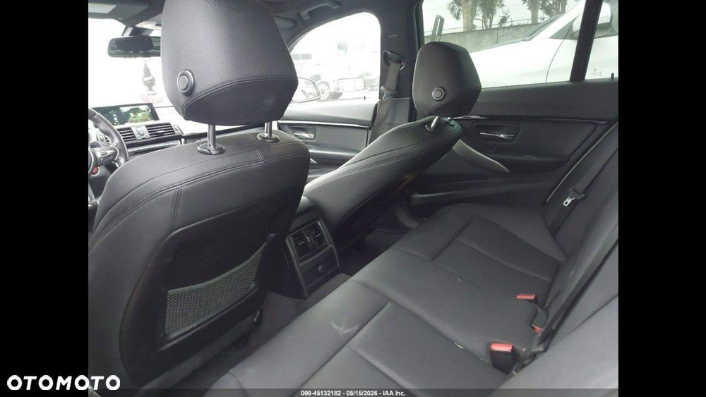 BMW Seria 3 330i M Sport - 14