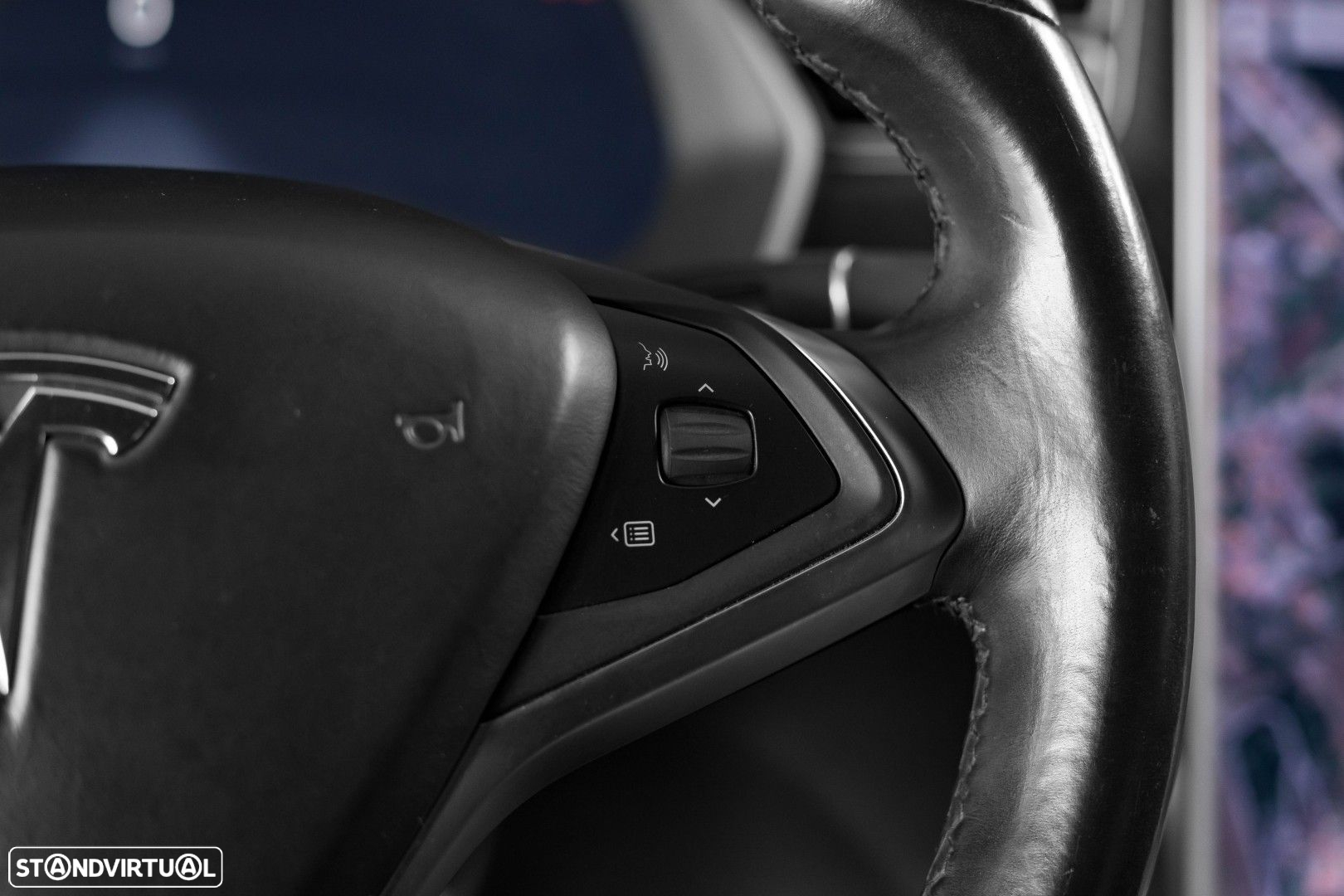 Tesla Model S 90D - 31