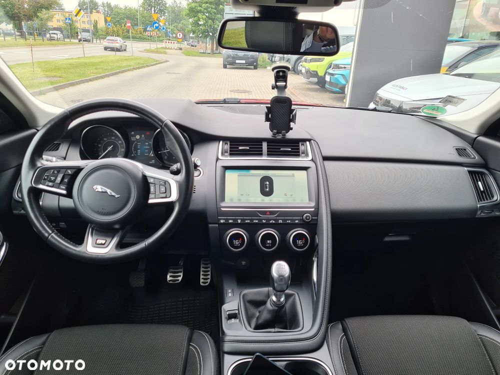 Jaguar E-Pace 2.0 i4D AWD R-Dynamic - 12