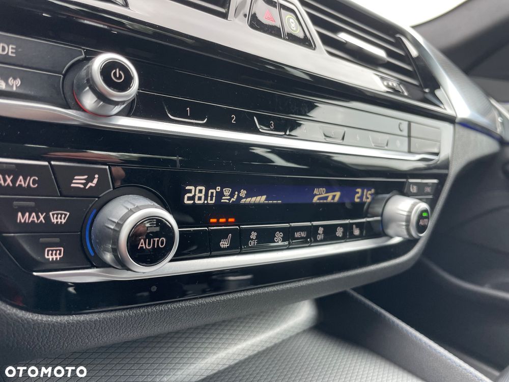 BMW Seria 5 520d xDrive M Sport sport - 33