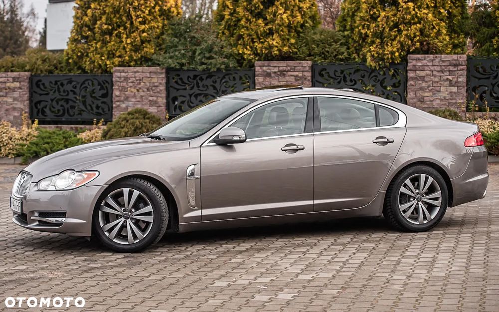 Jaguar XF 4.2 SV8 - 7