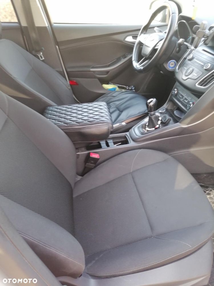 Ford Focus 1.6 Trend - 6