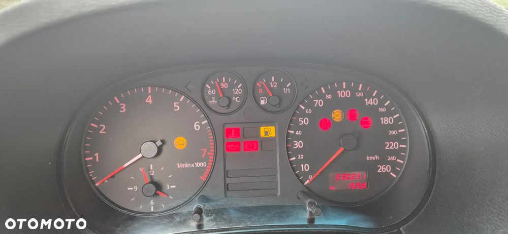 Audi A3 3-drzwiowe 1.8T Ambiente - 8