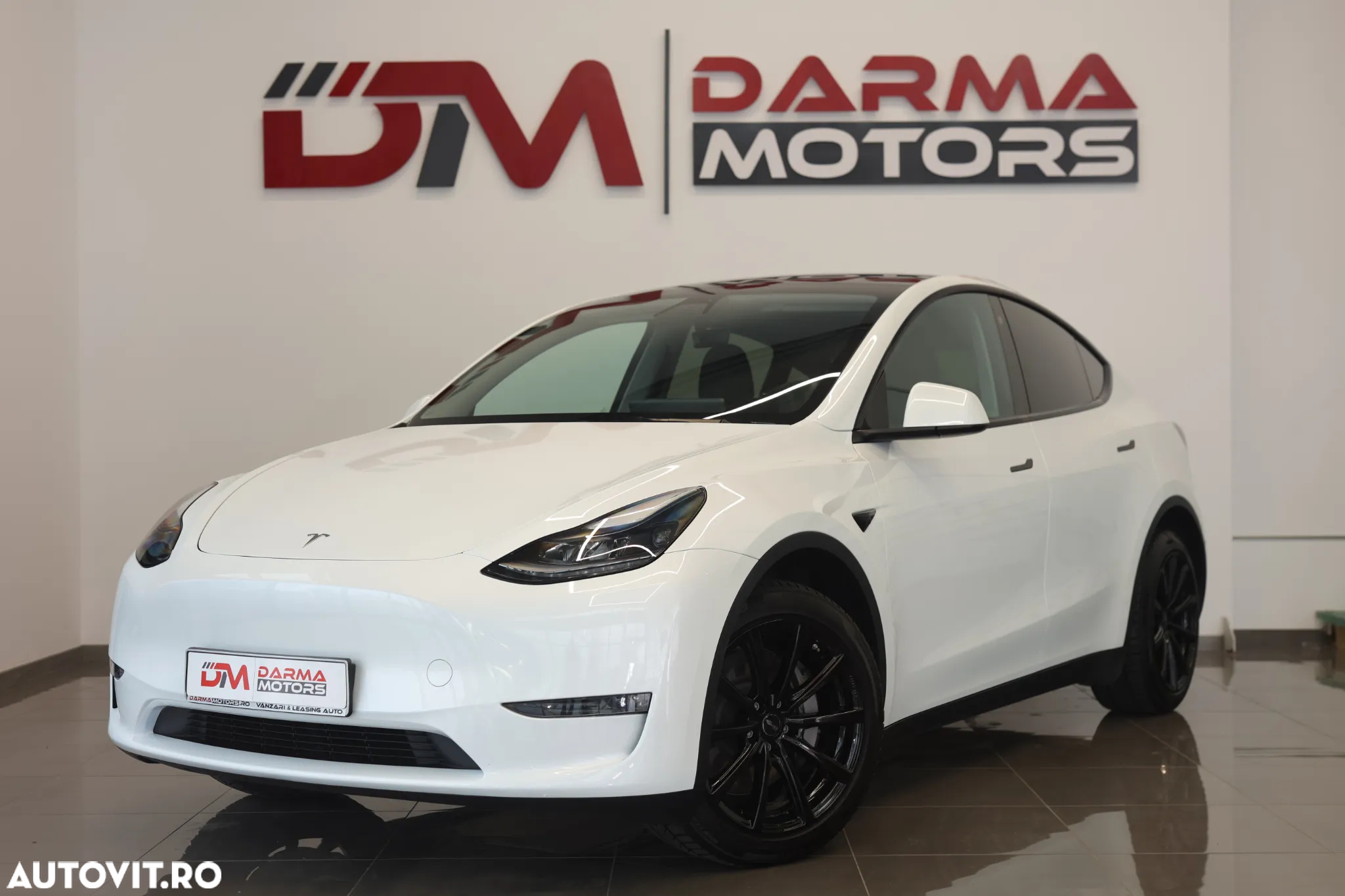 Tesla Model Y Long Range Dual Motor AWD - 2