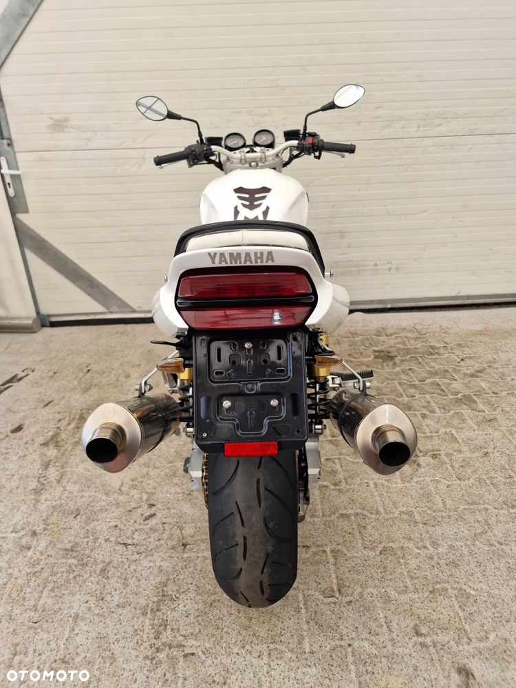 Yamaha XJR - 25