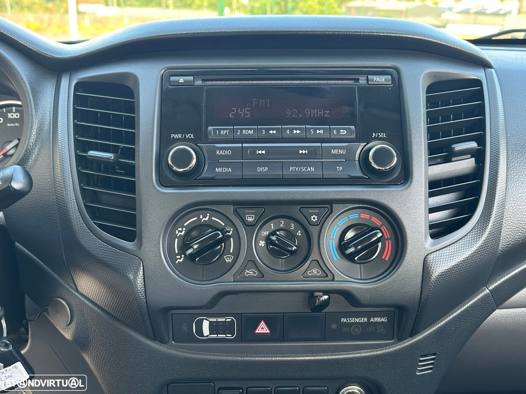 Mitsubishi L200 2.4 DI-D CD Invite 4WD - 9