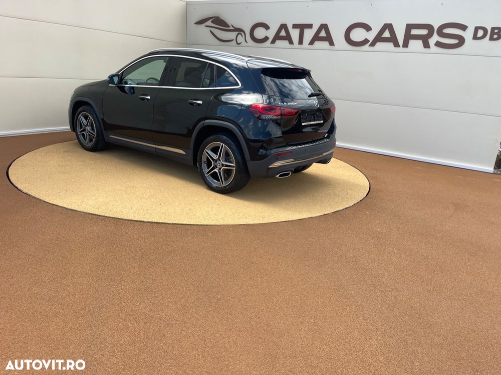 Mercedes-Benz GLA - 9