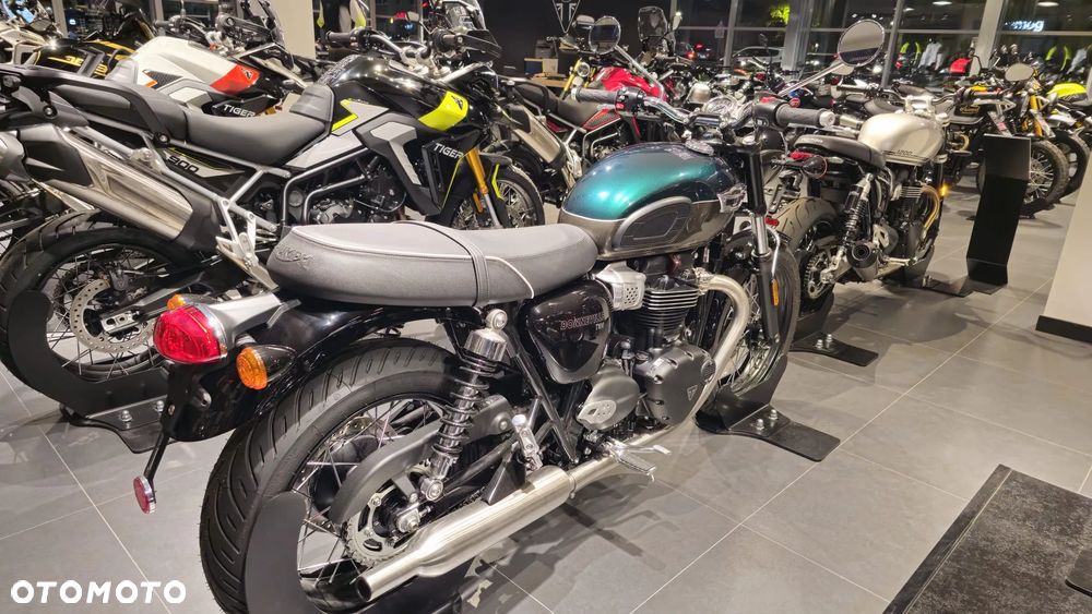 Triumph Bonneville - 3