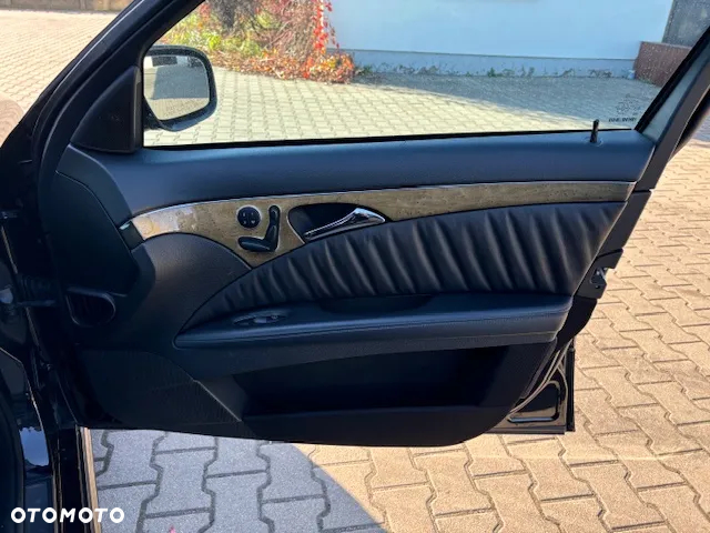 Mercedes-Benz Klasa E 63 AMG - 26