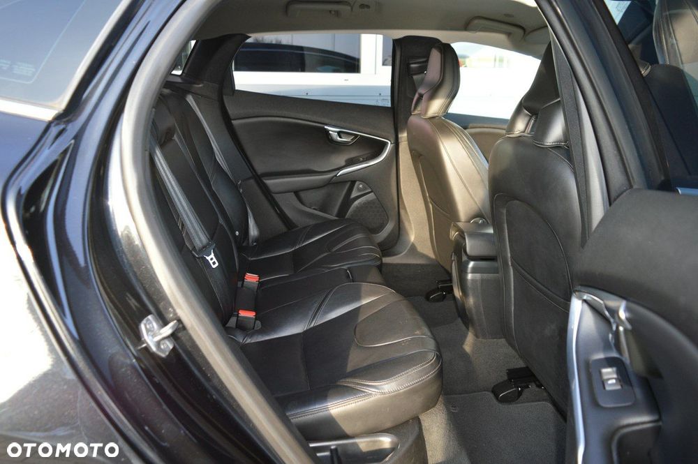 Volvo V40 D2 Summum - 27