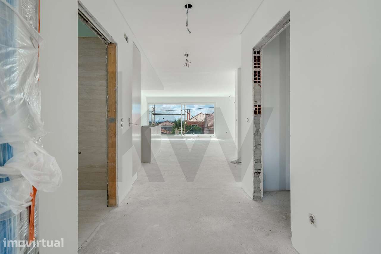Moradia T4 Nova com Piscina, Rooftop com Vista Rio e Garagem para 4 Ca - Grande imagem: 5/60