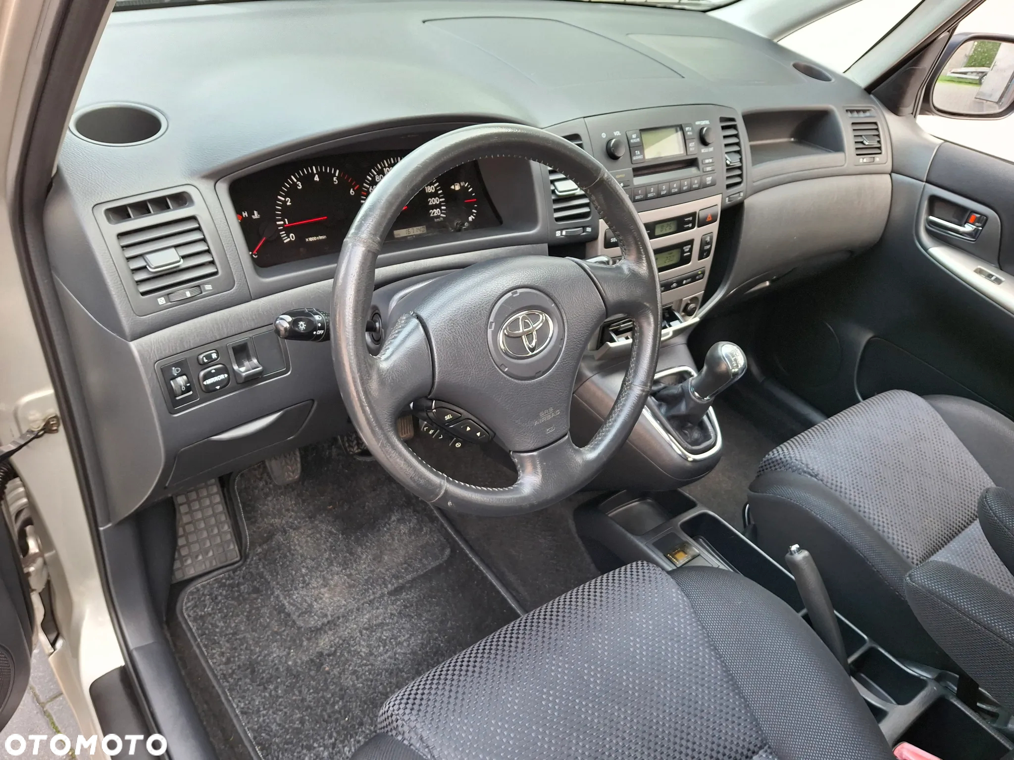 Toyota Corolla Verso 2.0 D-4D Sol - 22