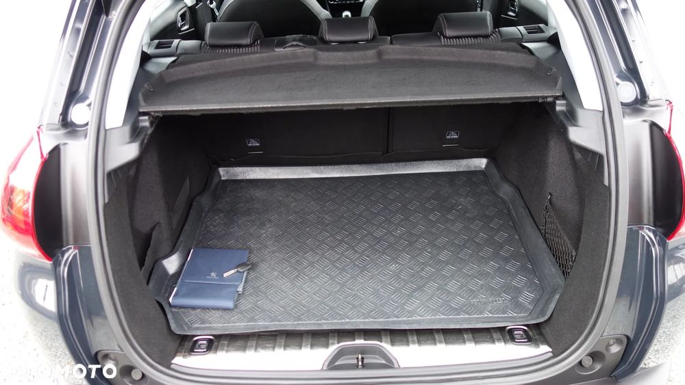 Peugeot 2008 1.2 Pure Tech Allure S&S - 31