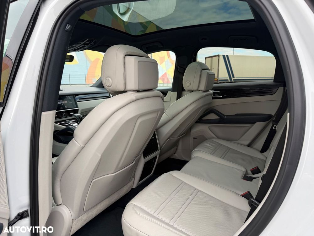 Porsche Cayenne Coupe Standard - 6