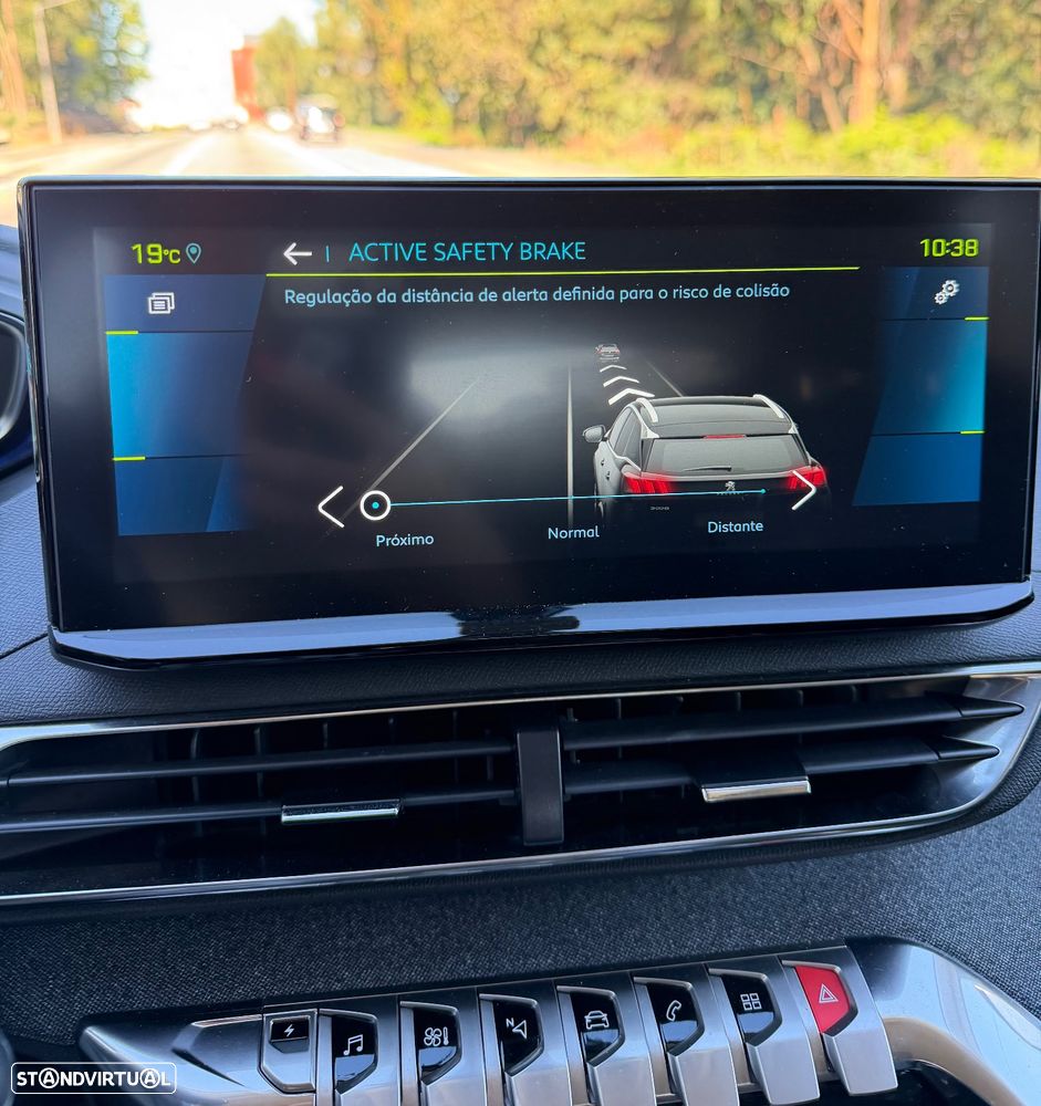 Peugeot 3008 1.6 Hybrid Allure Pack e-EAT8 - 28