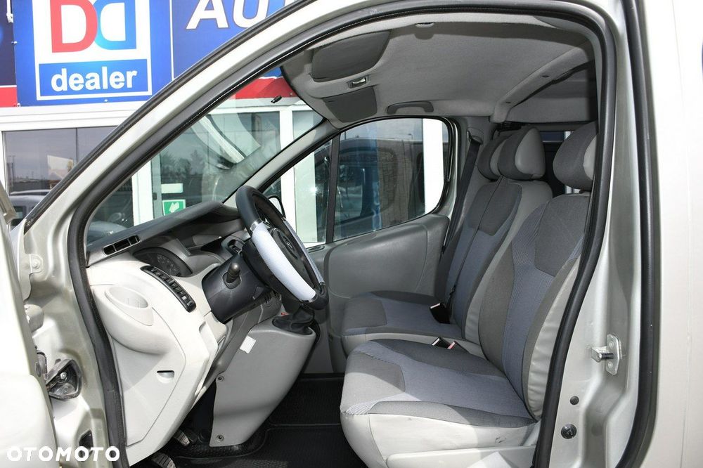 Opel Vivaro - 17
