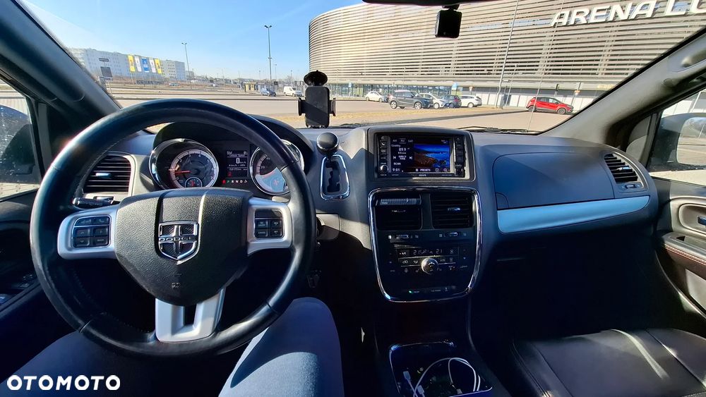 Dodge Grand Caravan 3.6 R/T - 10
