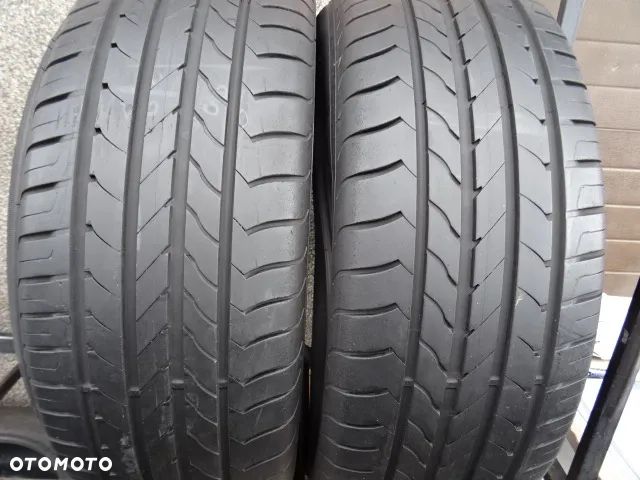 235/60/R17 102V Goodyear Efficient Grip - 1