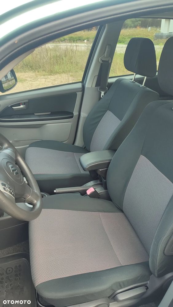 Suzuki SX4 1.6 GLX / Comfort - 11