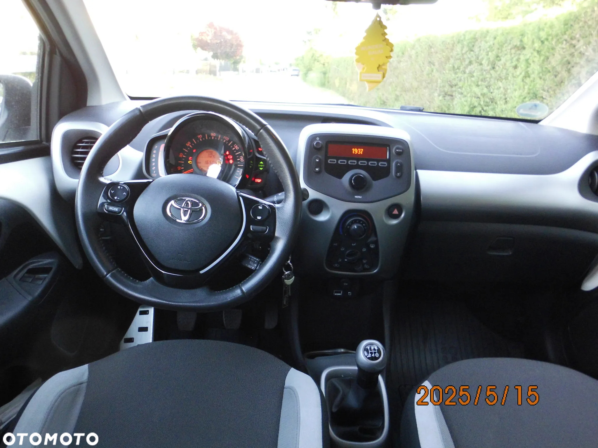 Toyota Aygo x-play touch - 12